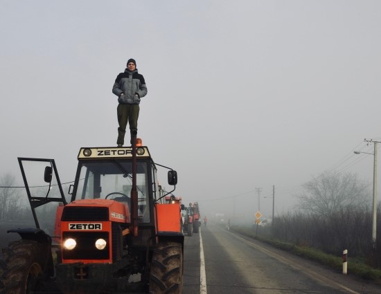 https://www.univerzitetskiodjek.com/drustvo/kako-su-poljoprivrednici-sa-traktorima-stigli-u-kampus